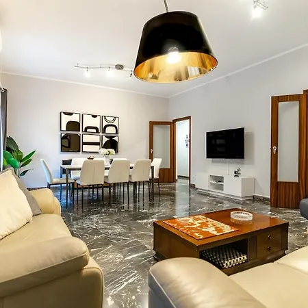 Elegant Retreat In Rome, Comfort & Style - Metro A Apartman
